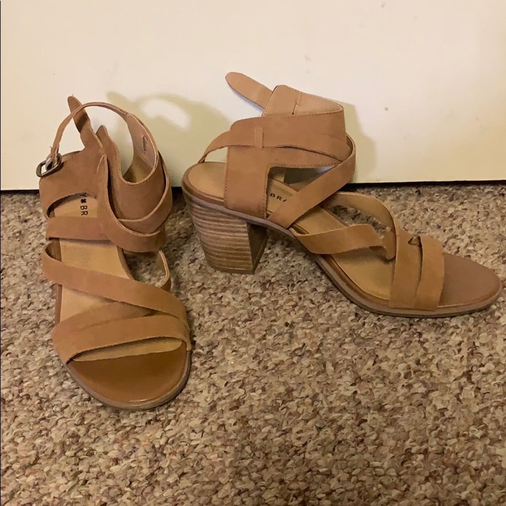 Leather strappy sandals with chunky heel